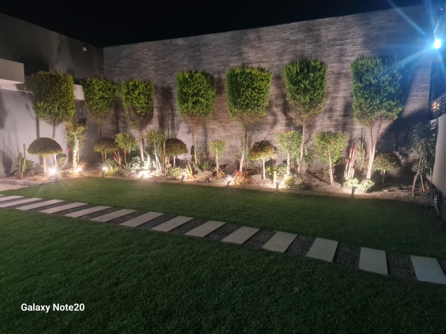 4 Bedroom Property for Sale in Zinniaville North West